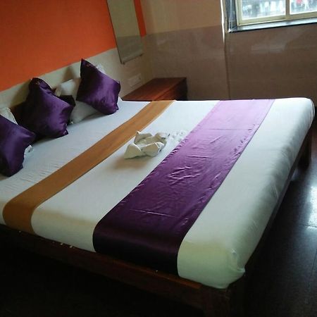 Hotel Q Deck 뭄바이 외부 사진