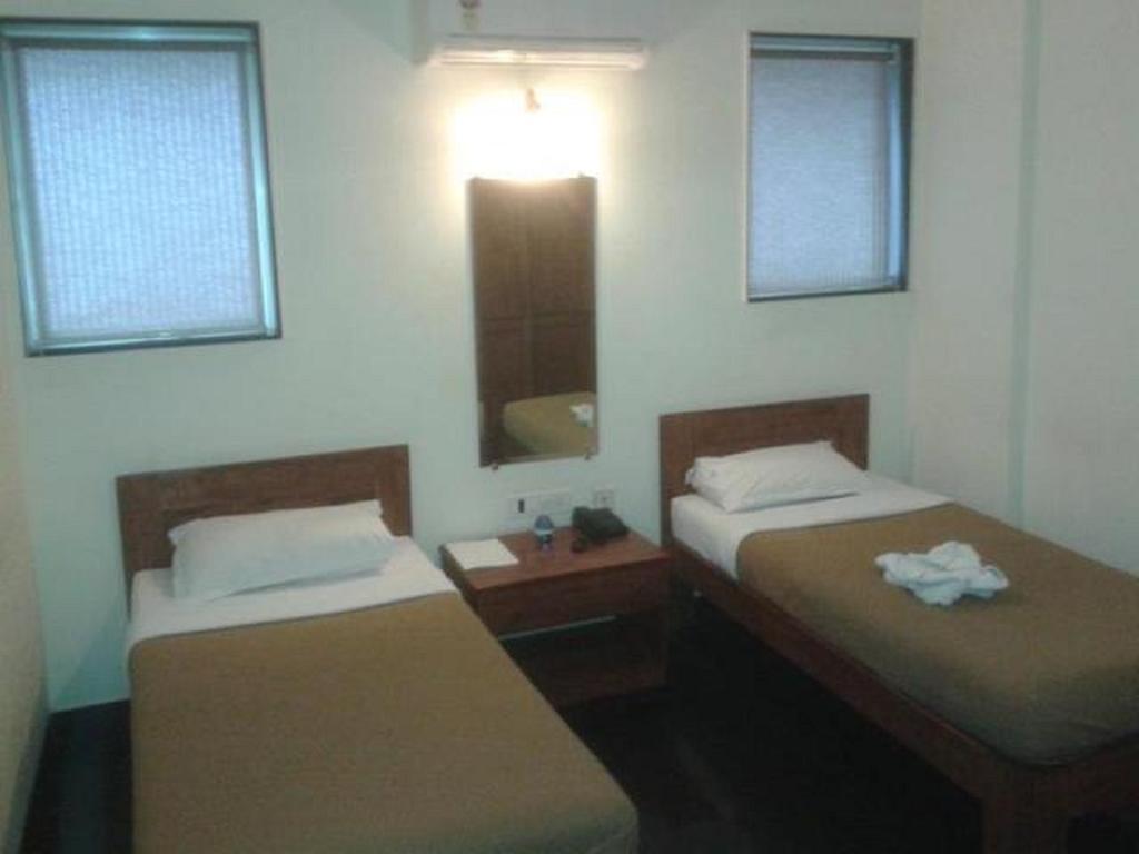 Hotel Q Deck 뭄바이 외부 사진